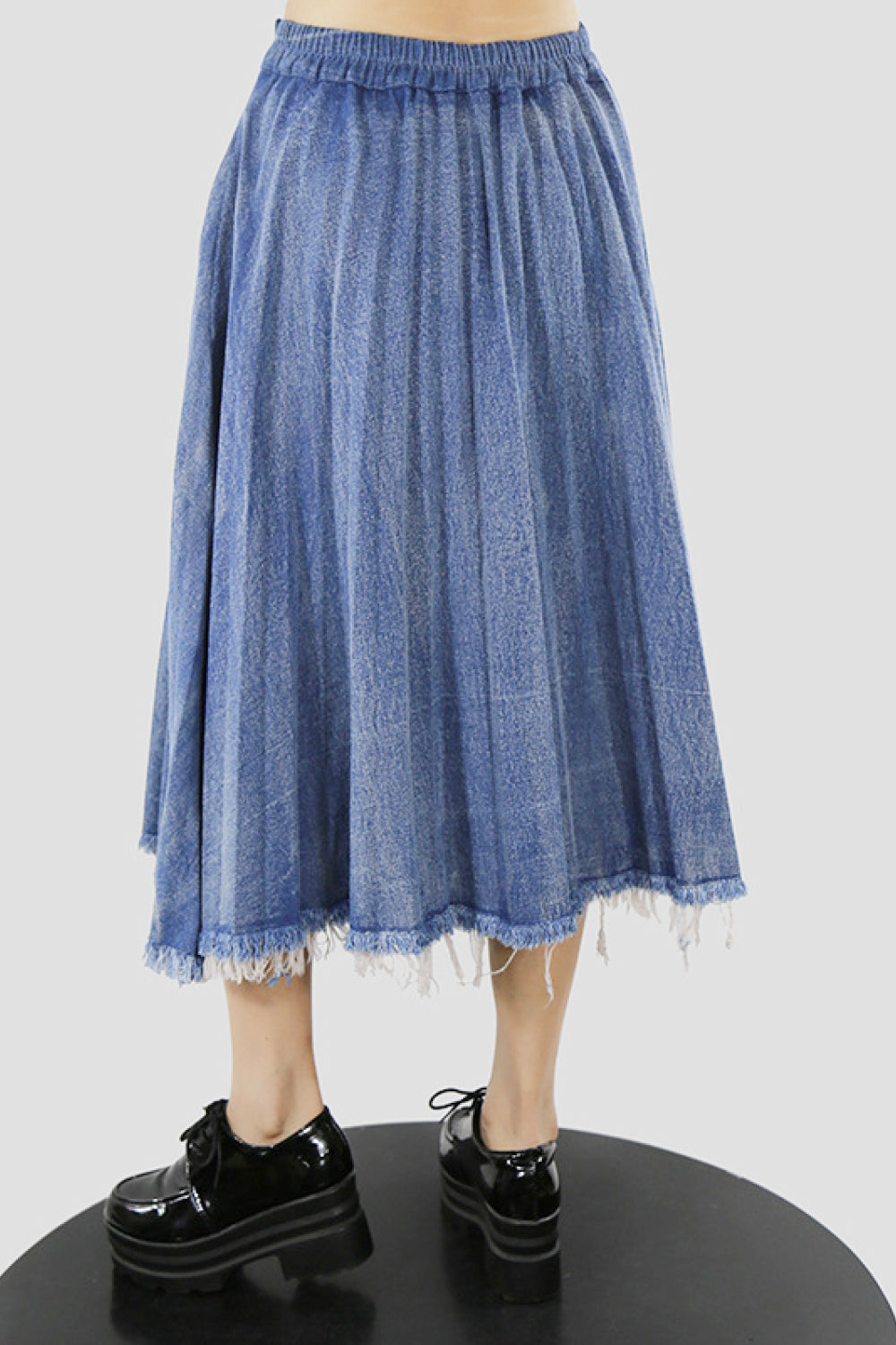 Elastic Waist Raw Hem Pleated Denim Midi Skirt