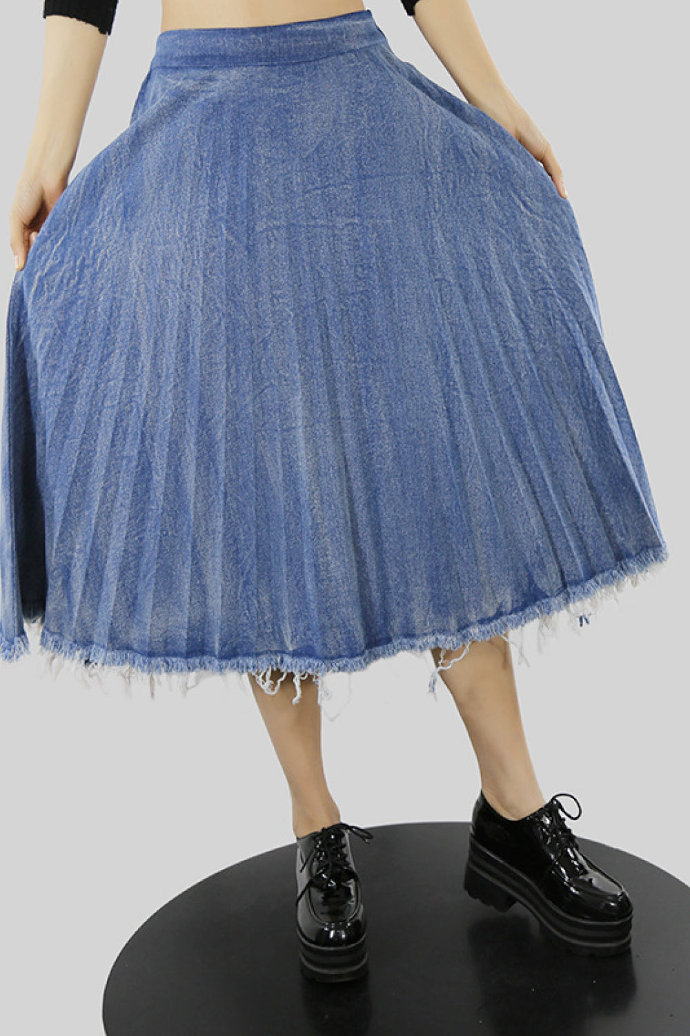 Elastic Waist Raw Hem Pleated Denim Midi Skirt